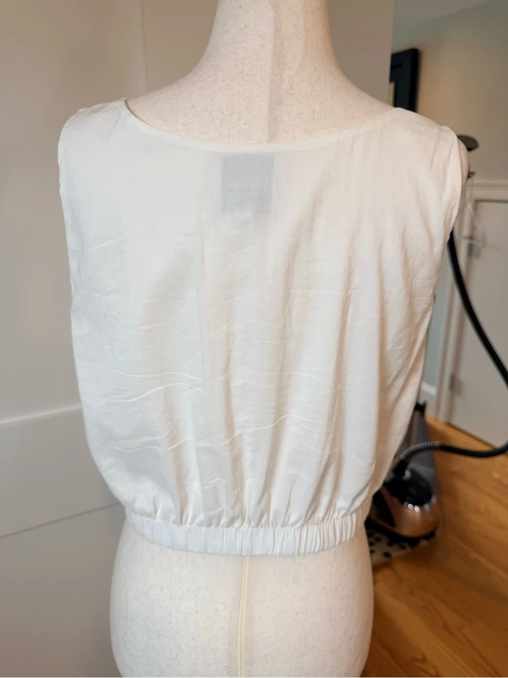 Reformation White Label Detail Cropped Blouse - Picture 4 of 12